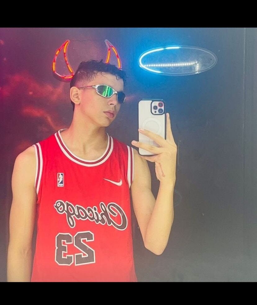 Nigel_hot_X