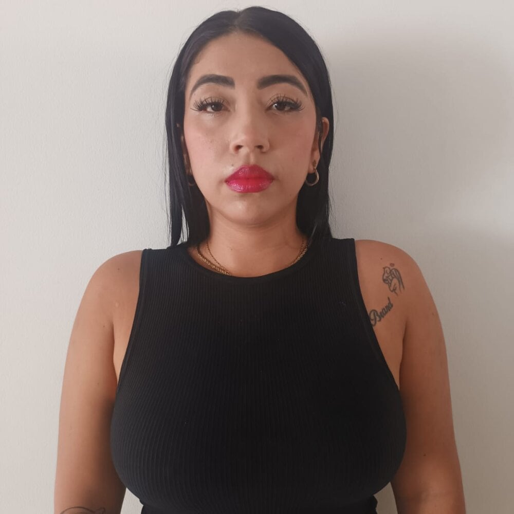 stripchat nikkitaevnas webcam profile pic via bestlivesexchat.com