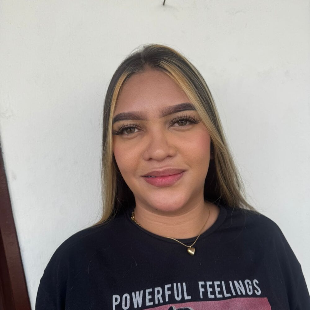 Fatima_Bosch's Offline XXX Chat