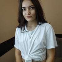 Sasha_kisss18's Offline Chat Room