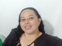 claudiahot12's Offline Chat Room