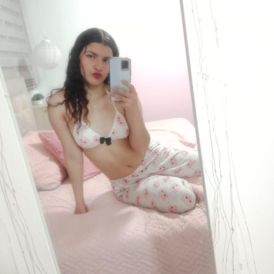 show2cam.com kataleya_js livesex profile in spanish cams