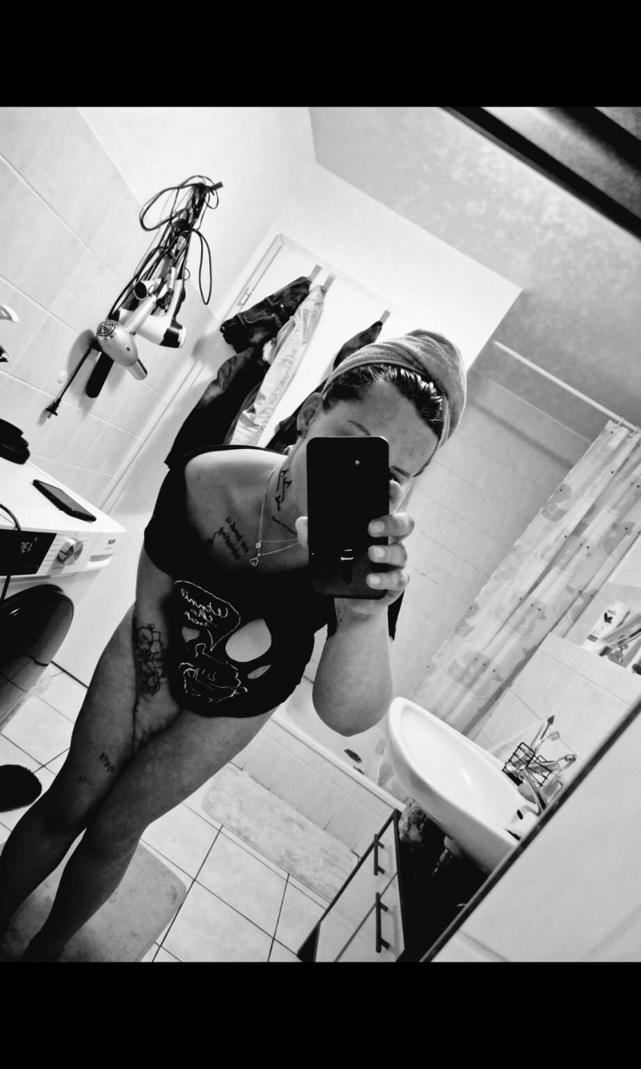 livesex.fan nanalein livesex profile in we-are-as-usual-playing-in-our-room cams