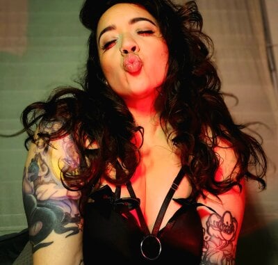 GypsyMamacita on StripChat