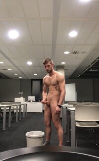 PublicExhibition's Offline Chat Room