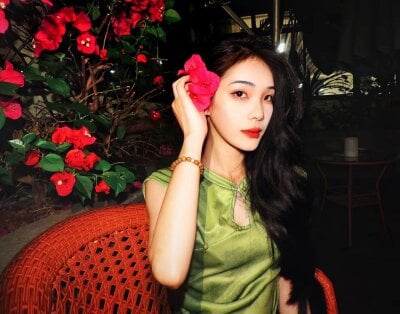 Suni-w Female Stripteaseyoung Nude Webcam
