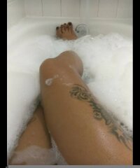 BubblezBooty's Offline Chat Room