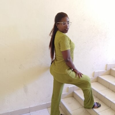 Chiky_Nurse - african