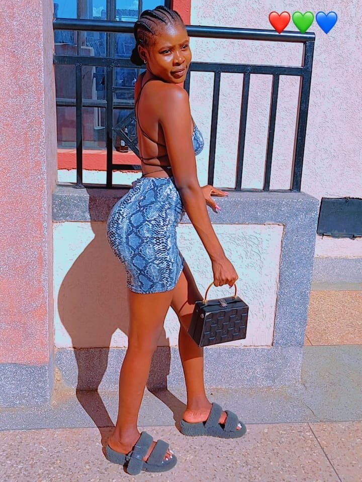 prettyface_petite