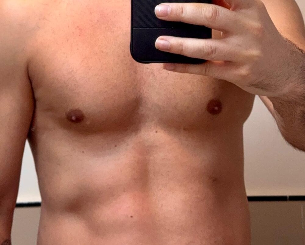 chinolow from stripchat
