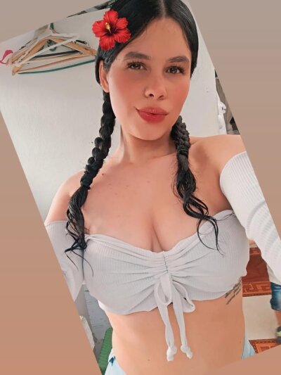 Yara_Bliss_