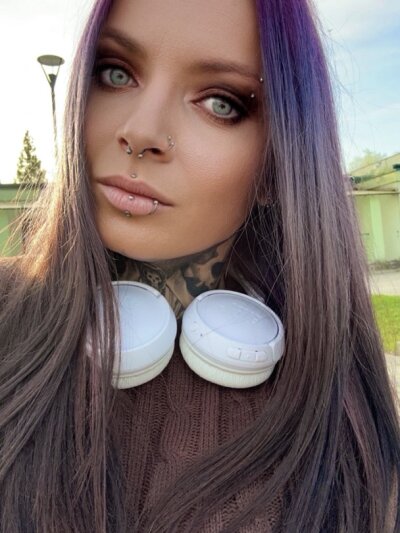 InesGold private show