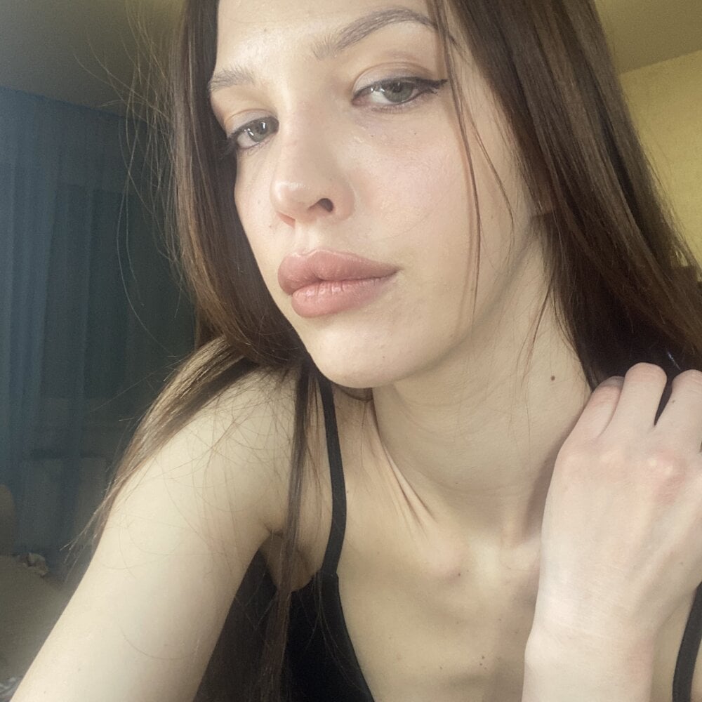 KateMariett's Offline XXX Chat