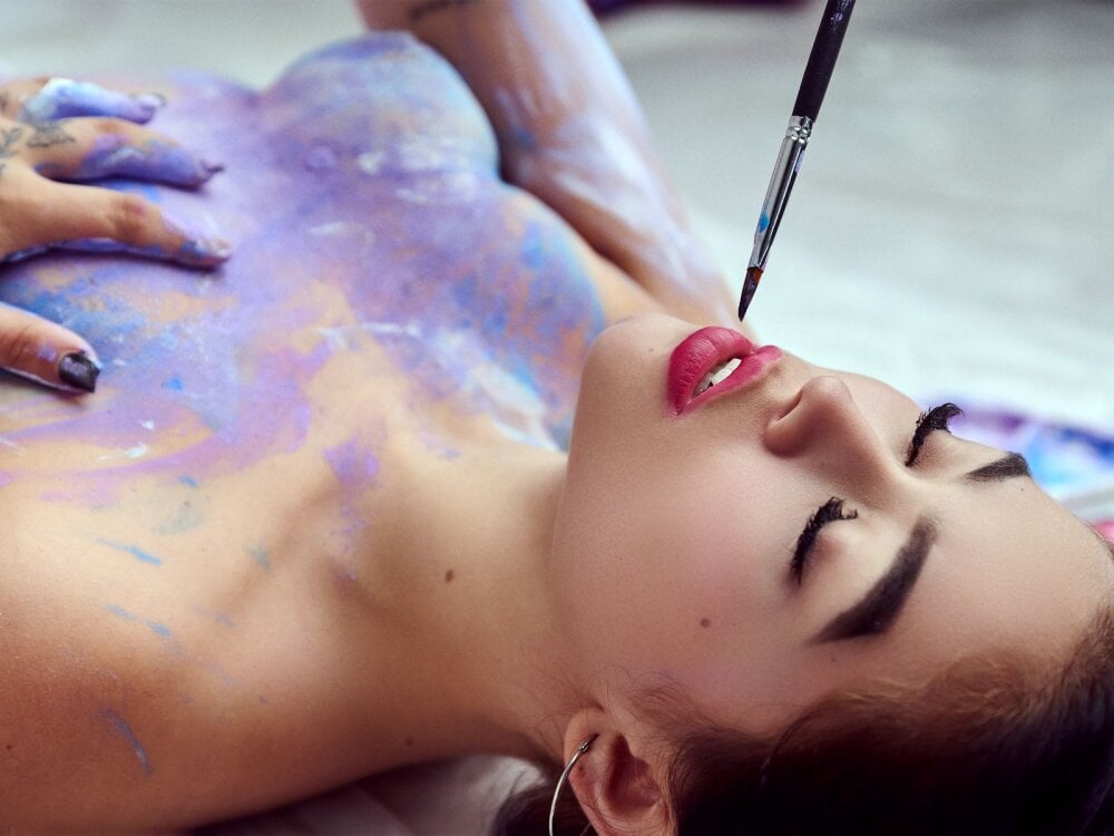 iluvcams.com miamorettii livesex profile in in-the-witches-forest cams