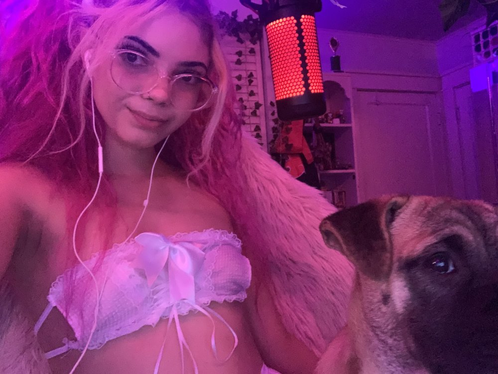 CashhMina profile