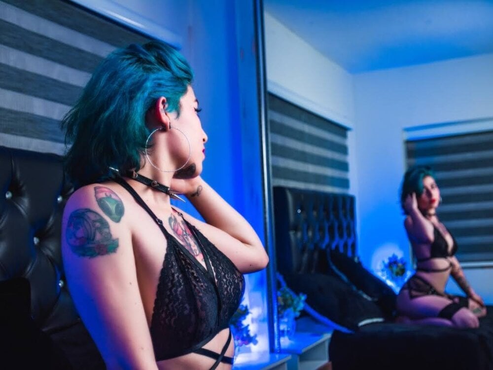 myliveeroticcams.com nova_kitty_tx livesex profile in col cams