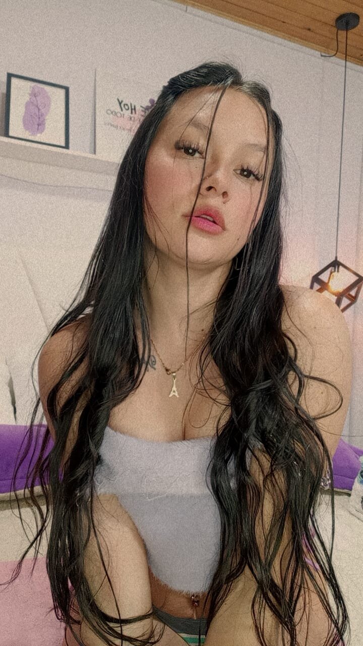 -Selena-teen-
