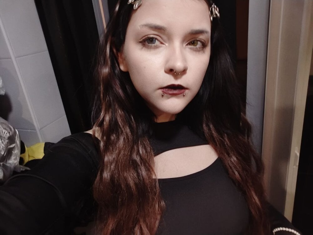 sexlivecamsites.com twilightwalk livesex profile in in-ur-hearth-3 cams