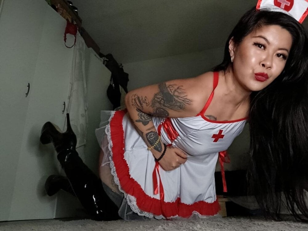 watchgirlcam.com sweetybecky livesex profile in in-ur-walls cams