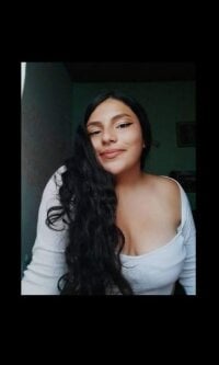 Sara__pink's Offline Chat Room