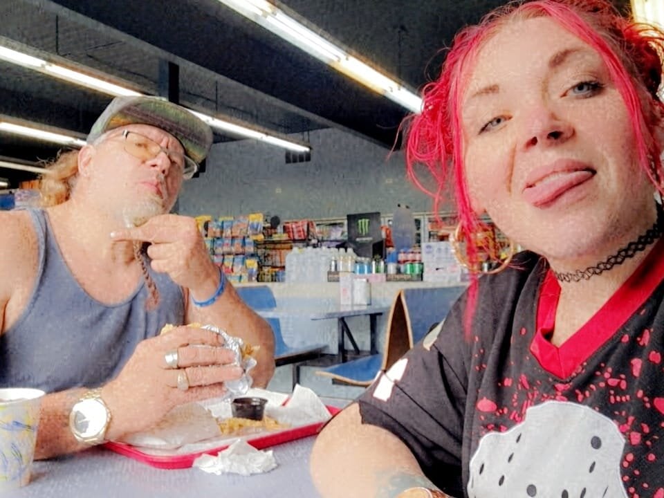 Live sex webcam photo for jonbmck #290056482