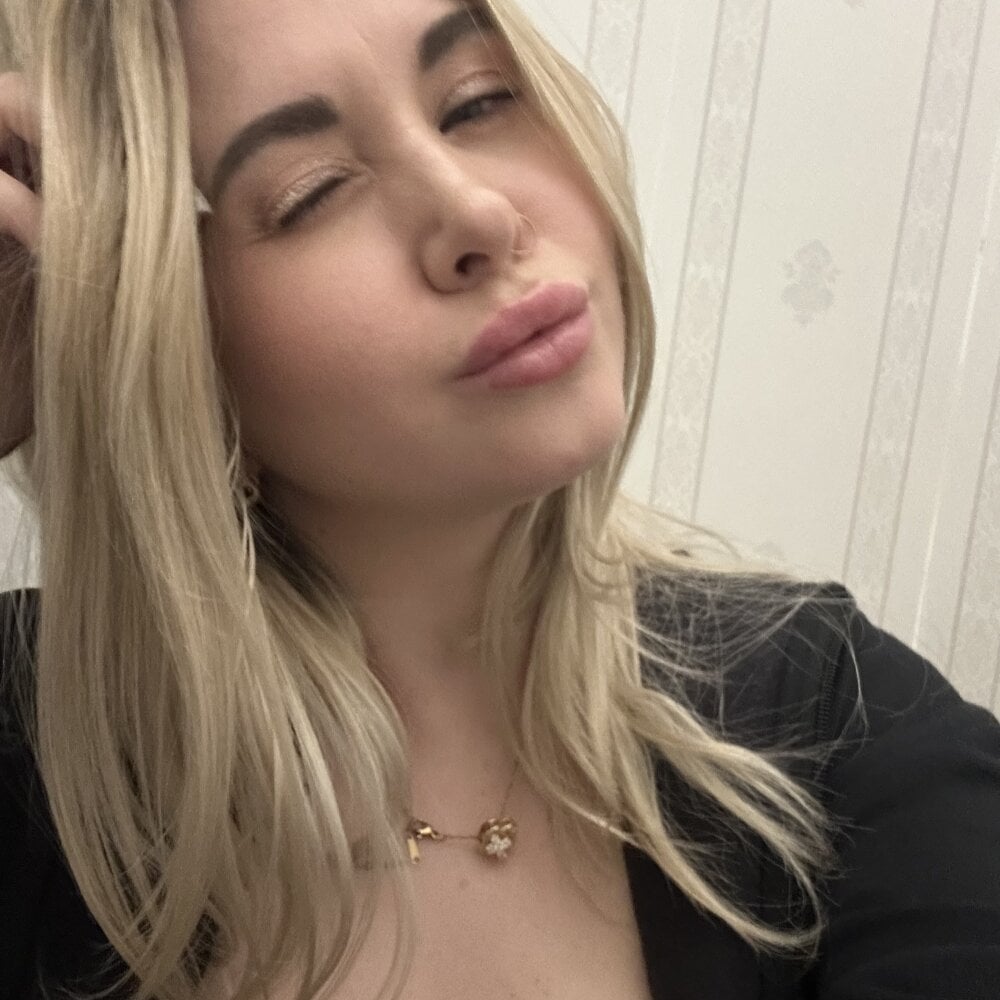 bestlivesexchat.com nika_diva livesex profile in fleshlight cams