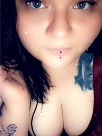 MidnightSkye's Offline Chat Room