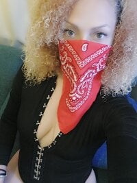 LexyBanditas' Offline Chat Room