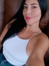 anniemayerx_ offline chatrum