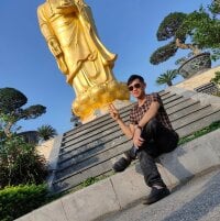 trieuhungReview's webcam live show