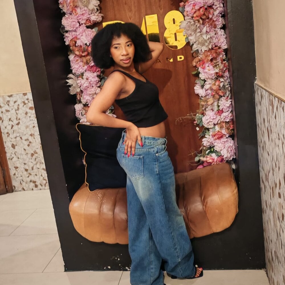 kevidesirex56 webcam livesex profile in ebony-land cams