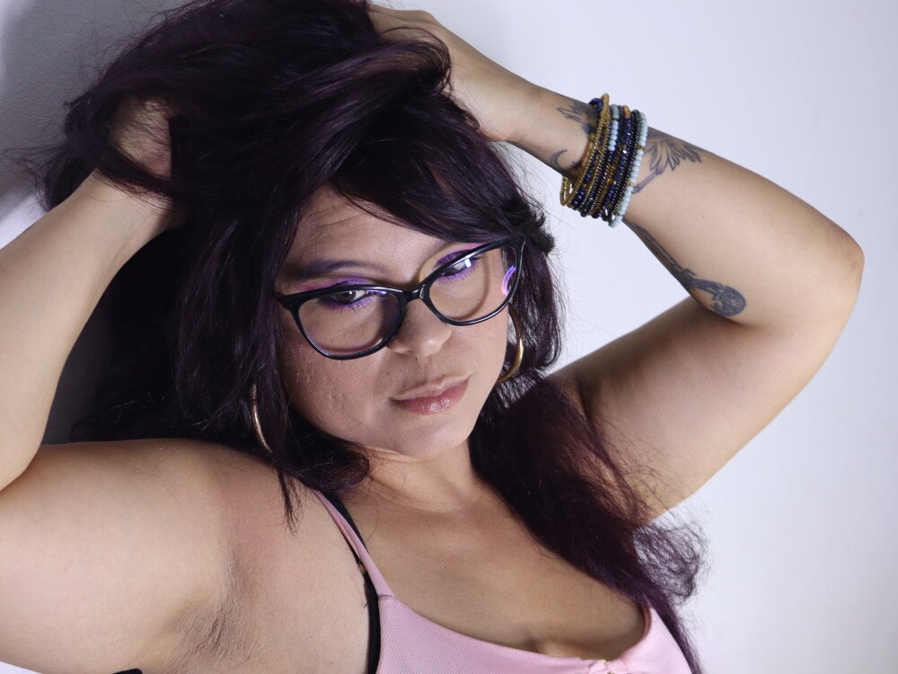 Kassandra369 Offline XXX-Chat