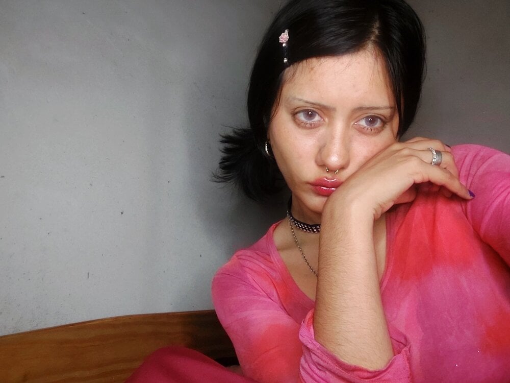 emilypeluda live cam model at StripChat