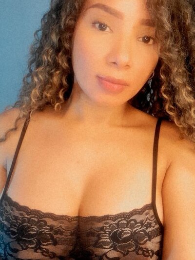 fit_aziza ⬇ free live chat