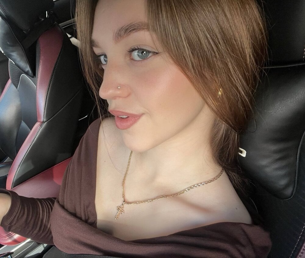 watchgirlcam.com olgabanks livesex profile in habibis-mansion cams