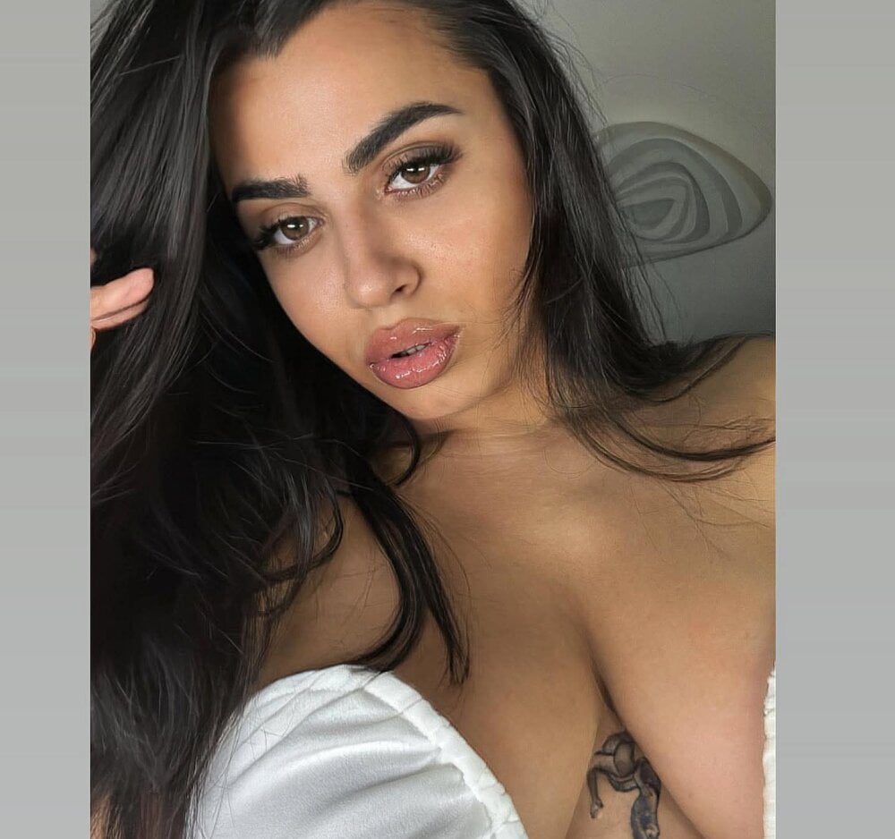 stripchat carla_devon webcam profile pic via livesex.fan