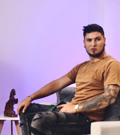 the_heartbreaker from stripchat