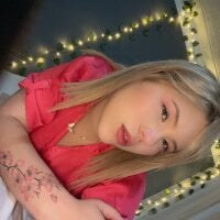 sexyblonde19 élő XXX-chatje