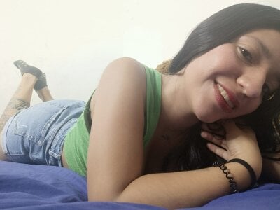 Hera_Blush Female C2c Striptease Cam