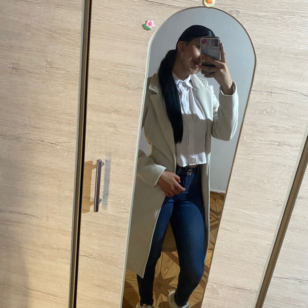 stripchat nina_wood11 webcam profile pic via sleekcams.com