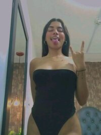 Niikol_18's Live Sex Cam Show