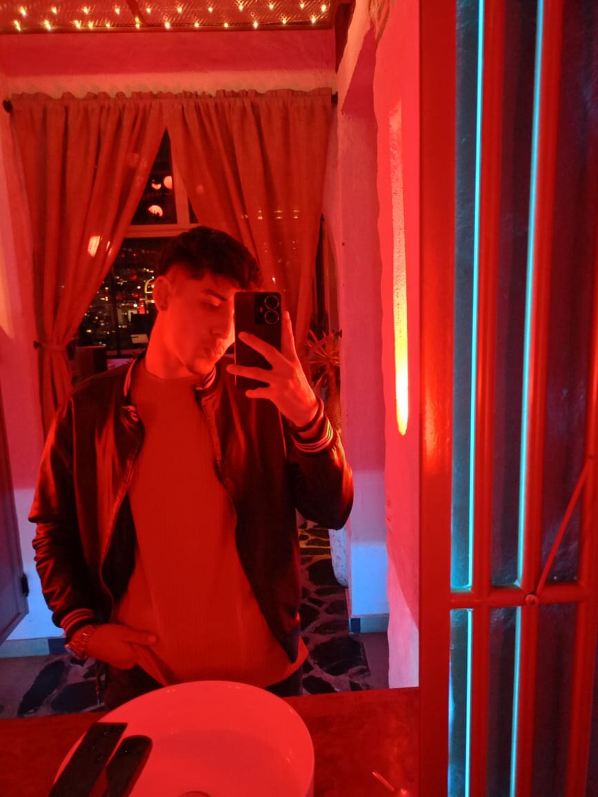 JULIANGREY
