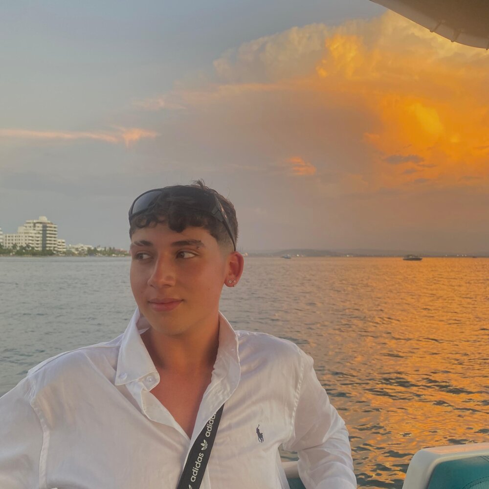 Oliveer_Scott profile