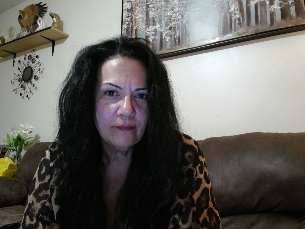 Goddessdianastorm's Offline Chat Room