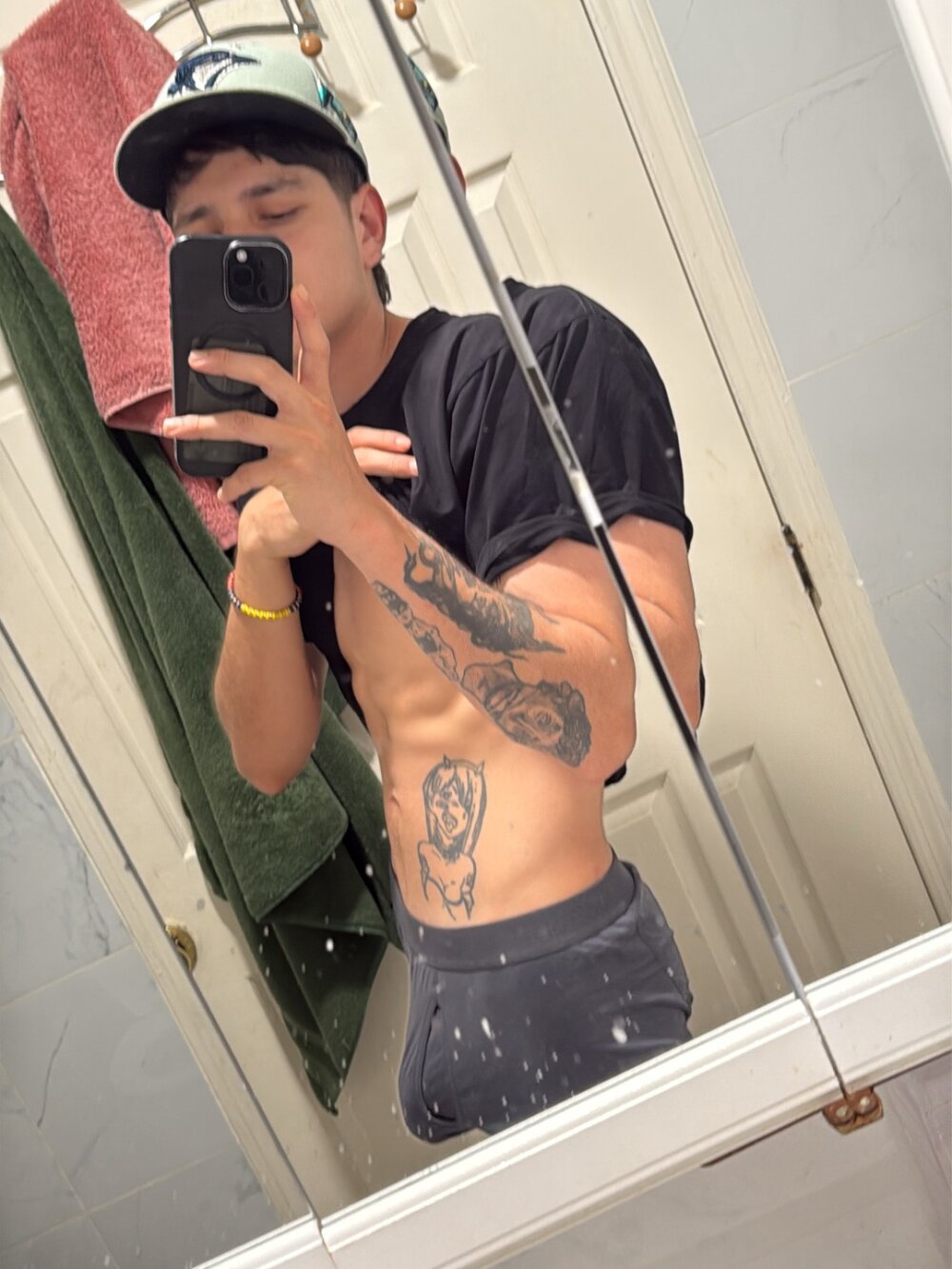 juan2080's Offline XXX Chat