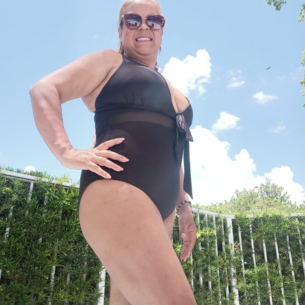 Alejandra_2029's most recent online preview