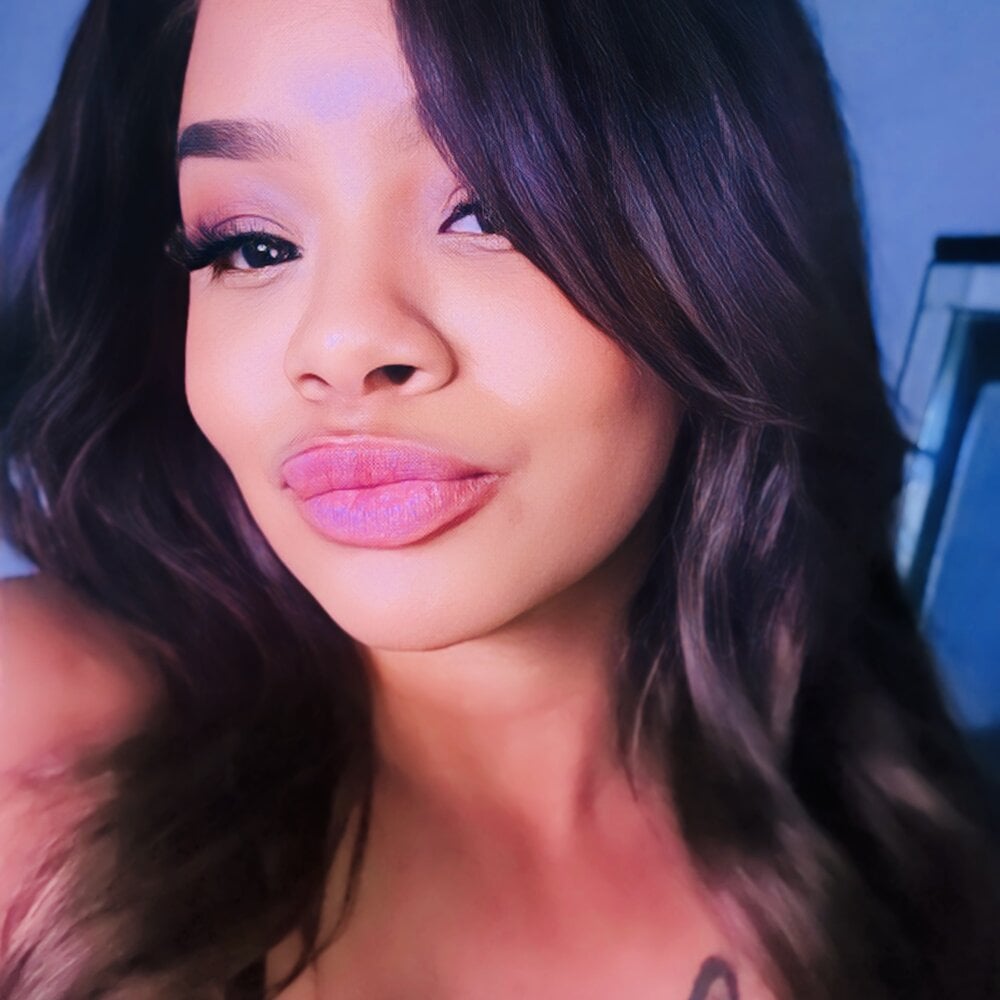 Live sex webcam photo for RubyNoir #290078741