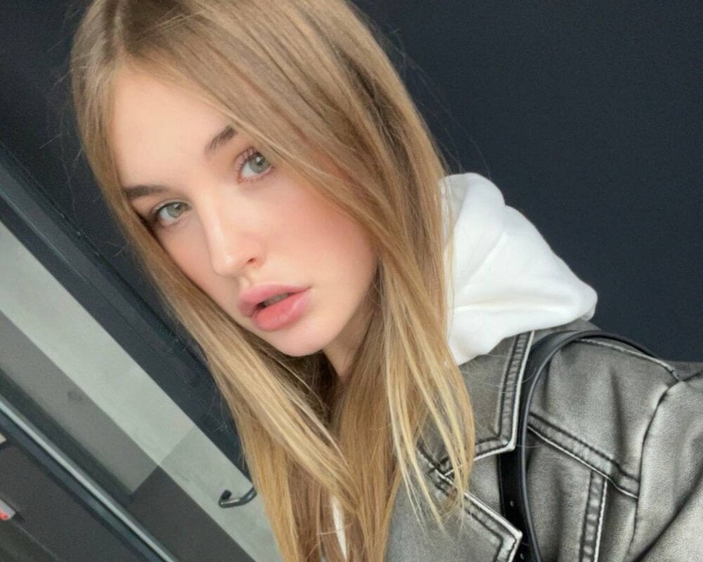 cheapadultsexcams.com kalyneirls livesex profile in originally-from-korea cams