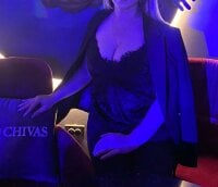 bigtits_gueeny's Offline Chat Room