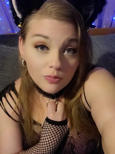 X_rae_girl90 private show
